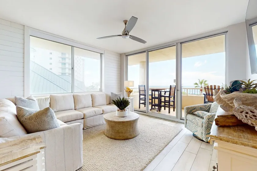 3BR beachfront condo with 6 pools, tennis, gym, AC - Image 1