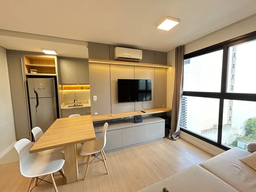 Exquisite loft with pool and gym - Image 1