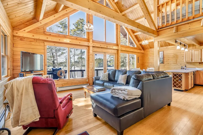 Waterfront Chalk Pond | Fireplace | Kayaks - Image 1