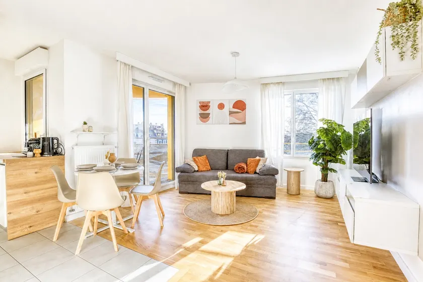 Bohemian-chic getaway: 7 minutes from Paris • Private parking - Image 1