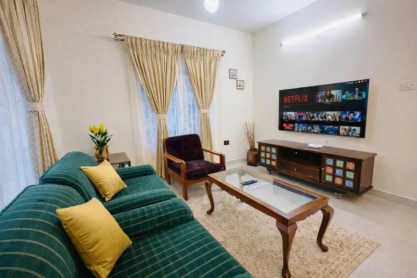 Charming 2BHK Stay Near Botanical Garden - Image 1