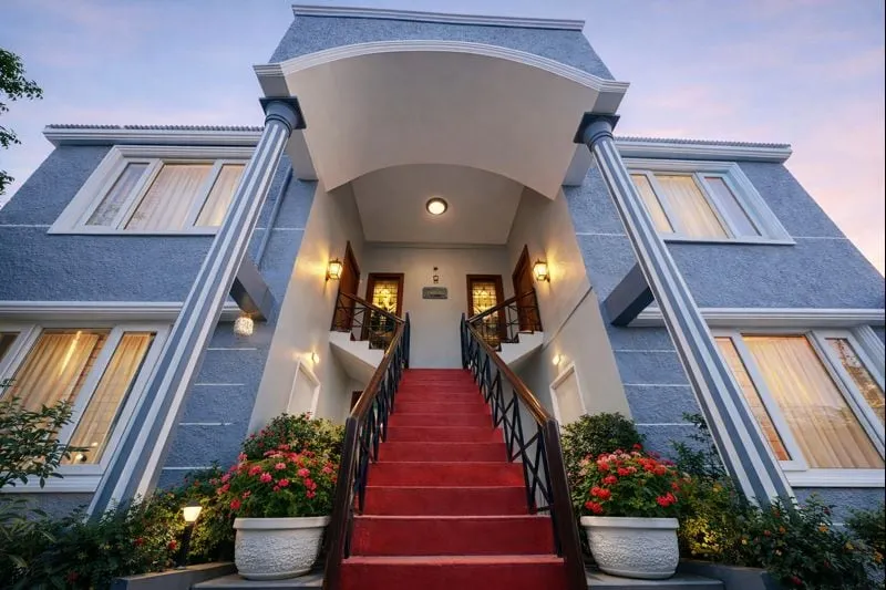 Modern & Cozy Retreat in Central Ooty - Image 1