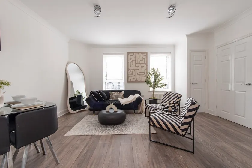 Lush 2 Bed Home I Free Parking I Near Chatham Dock - Image 1