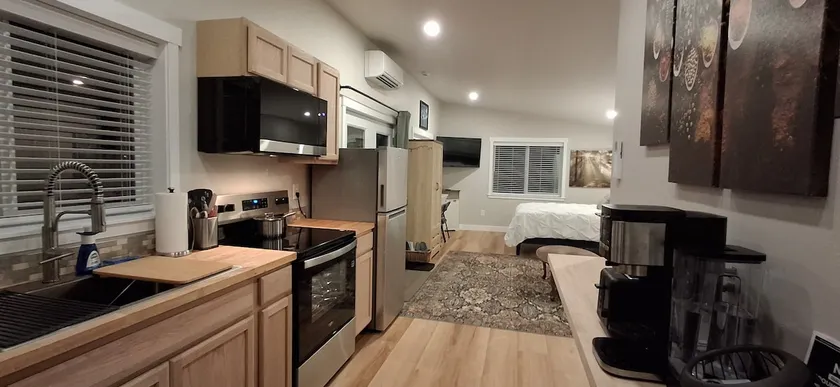 The Maple Luxury Suite! - Image 1