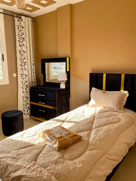Spacious, Bright Apartment with Wi-Fi and Panoramic View - Image 1