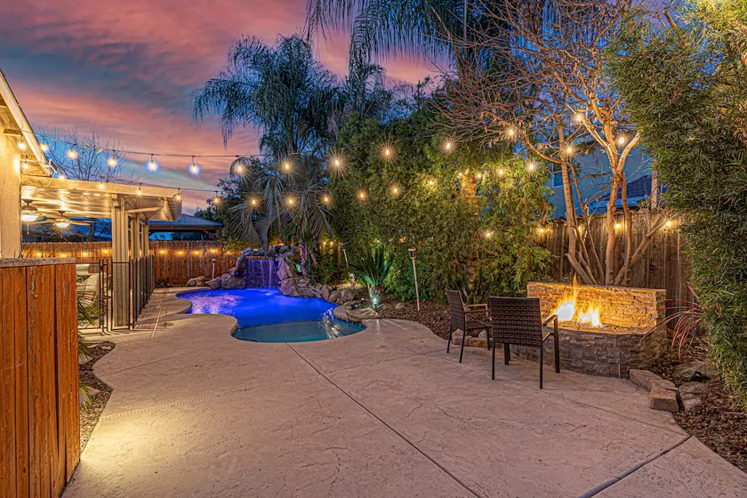 12-Bed • 5BR Home w/ Gated Pool & Firepit - Image 1