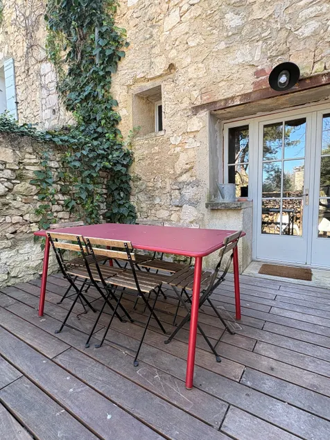 Village house in the heart of Vaucluse - Image 1
