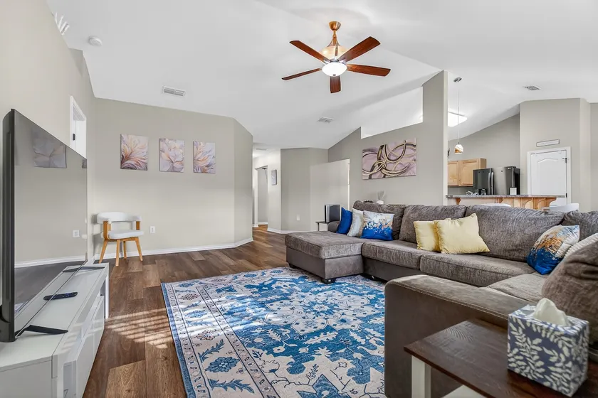 Very Clean, Spacious and Comfortable Home - Image 1