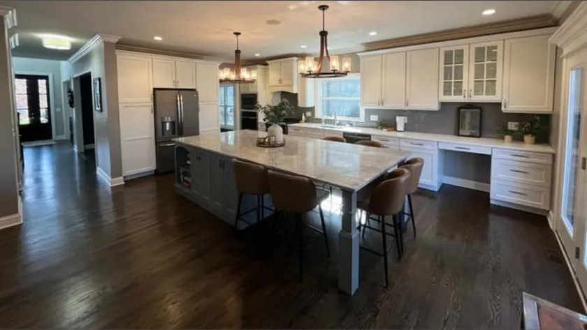 Luxury Executive Retreat | Gym & Dual Office - Image 1
