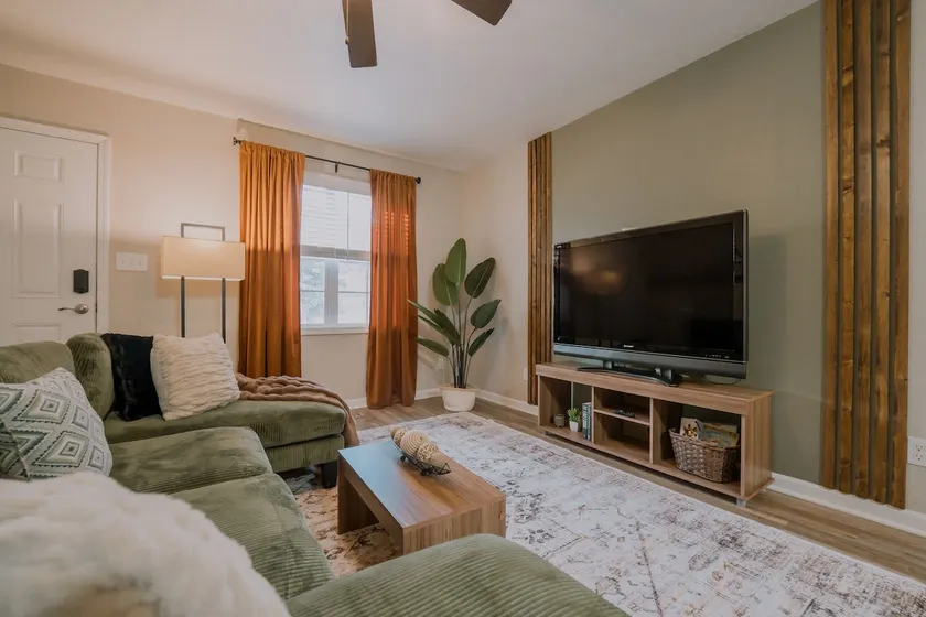 Two Bedroom Home with Large Fenced Backyard - Image 1