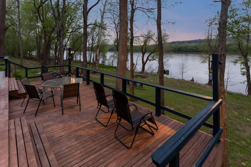 Riverfront Cabin •private •sunset •25 min to Cincy - Image 1