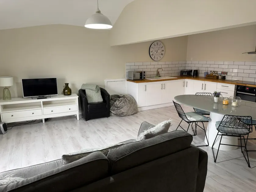 Townhouse Apartment - Image 1