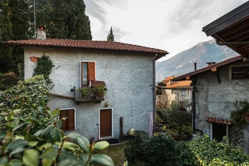 Loppia Bay View Apartment - Image 1