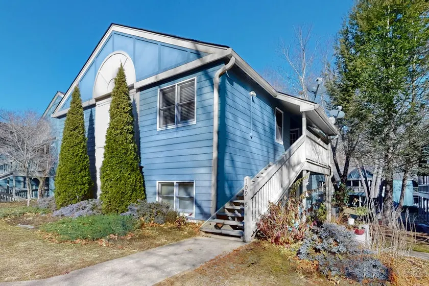 Dog-friendly condo, renovated kitchen, pool - Image 1