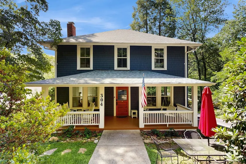 Dog-friendly Montreat home, arcade, firepit - Image 1