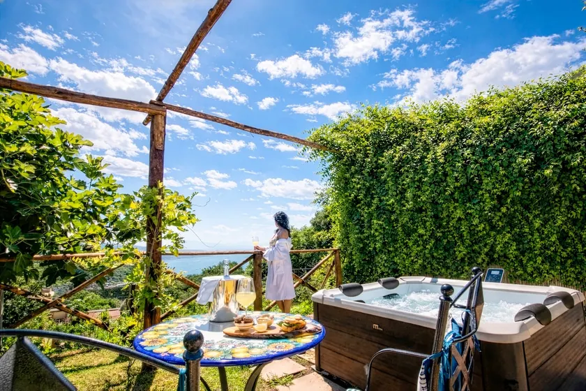 Sea View House with Jacuzzi on the Amalfi Coast - Image 1