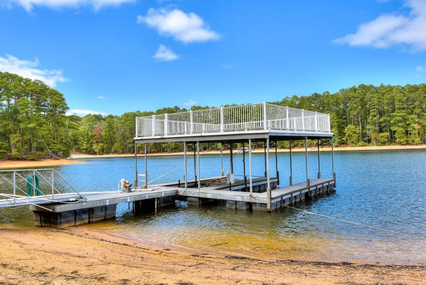 Clarks Hill Lake Escape on Jamaica Avenue! - Image 1