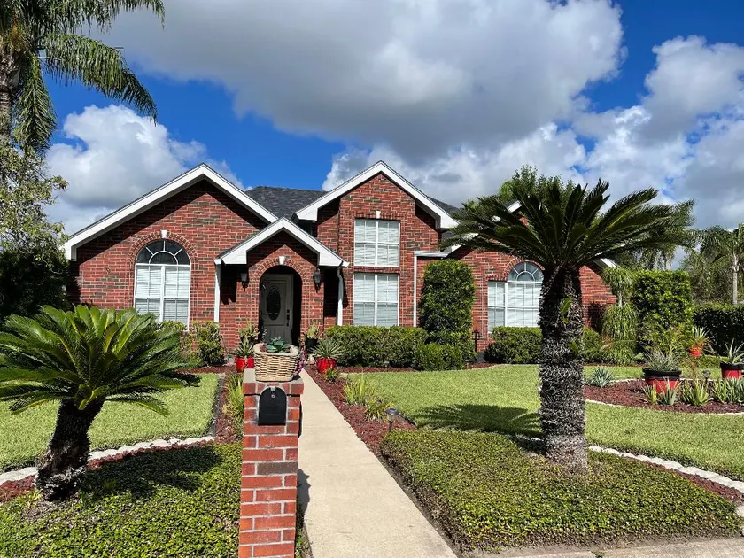Cactus Flower House - Image 1