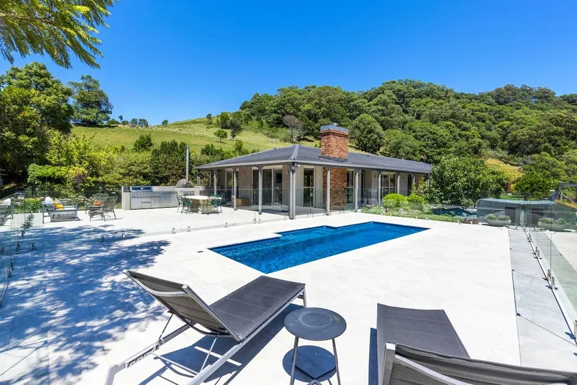 Moonraker - Fireplace with Swimming Pool - Image 1