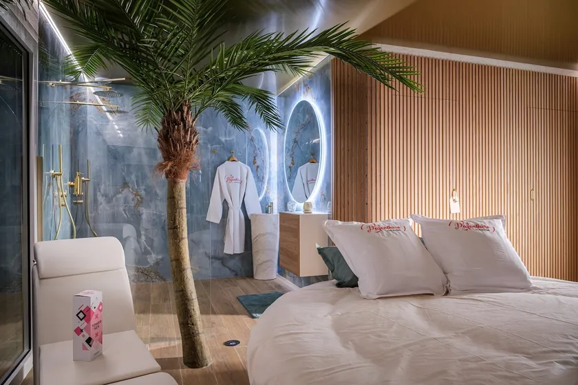 Love Room La Parenthèse Loft & Spa Caress - Image 1