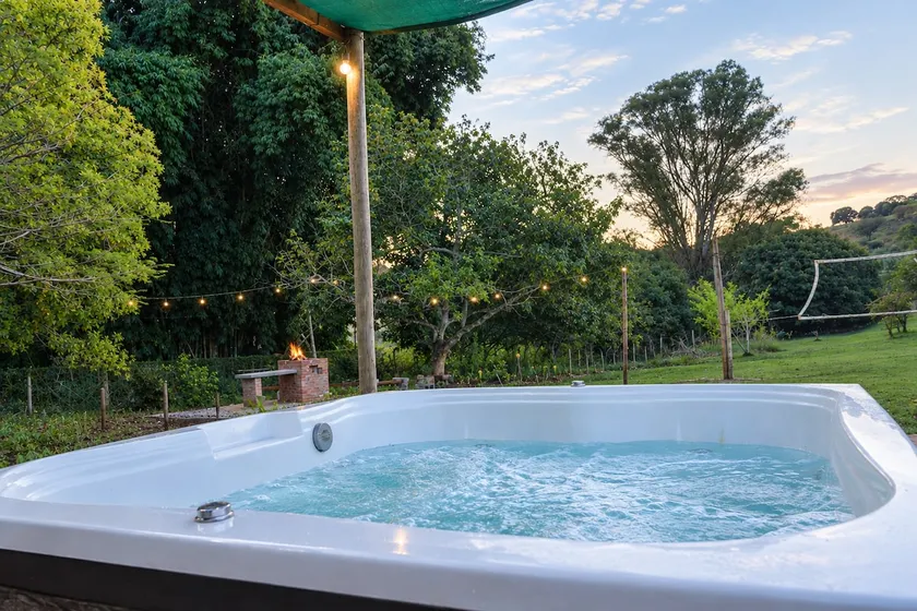 Peace and quiet, swimming pool, Jacuzzi, 20 km from Londrina - Image 1
