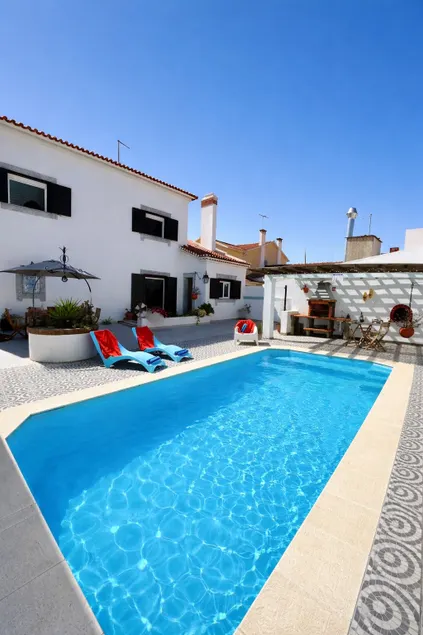 Grandma Alda | Private pool between Lisbon and Nazaré - Image 1