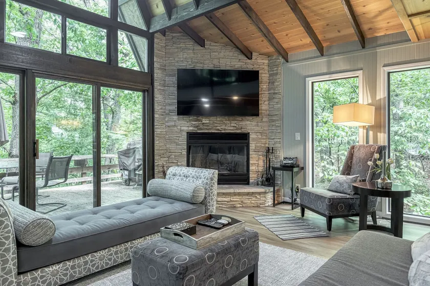Romantic Escape at Innsbrook by Sarah Bernard - Image 1