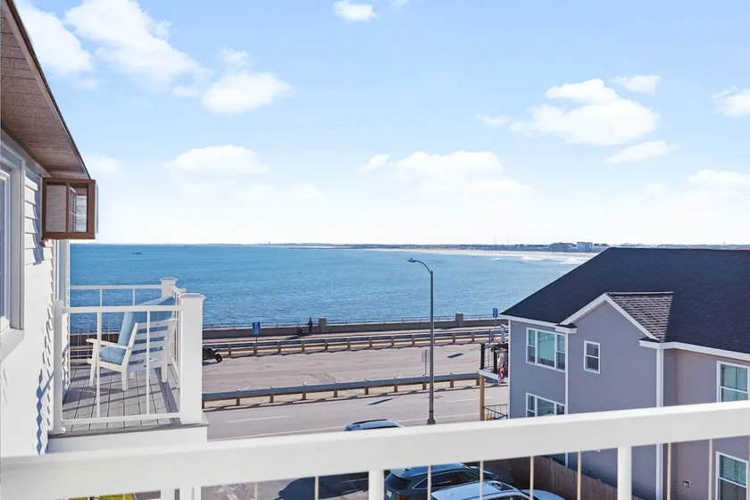 ~Salty Sunsets & Sandy Toes~ 493 Ocean Blvd - Image 1