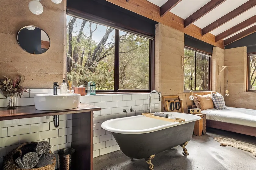Cascade Cottage, a Couples Retreat - Image 1