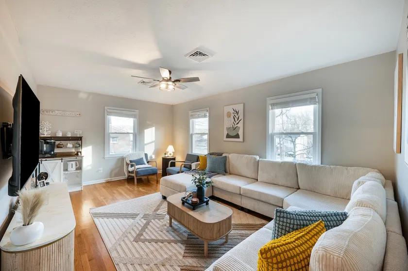 4BR LU Getaway | 4 Min to LU • Hot Tub • Game Room - Image 1