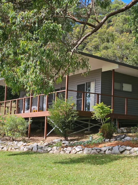 Studio on Waterfall Way - Image 1