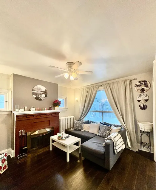 Cozy home in Parkdale 3BR, 2Bath, w/ Parking - Image 1
