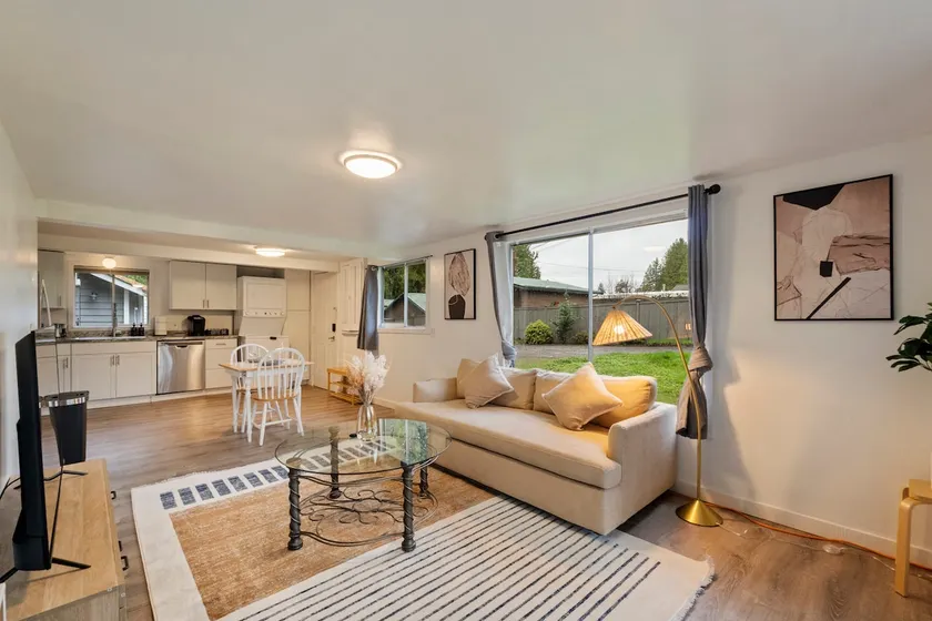 Charming 1BR/1BA Cottage @Lynnwood - Image 1