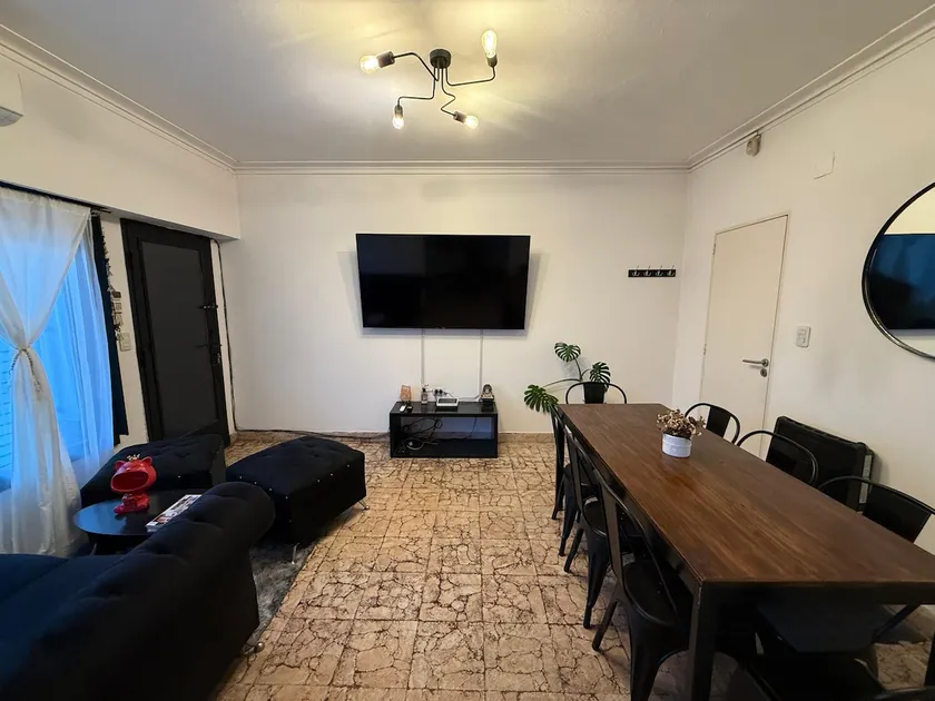 Entire house in Tolosa | 4 bedrooms with garage - Image 1