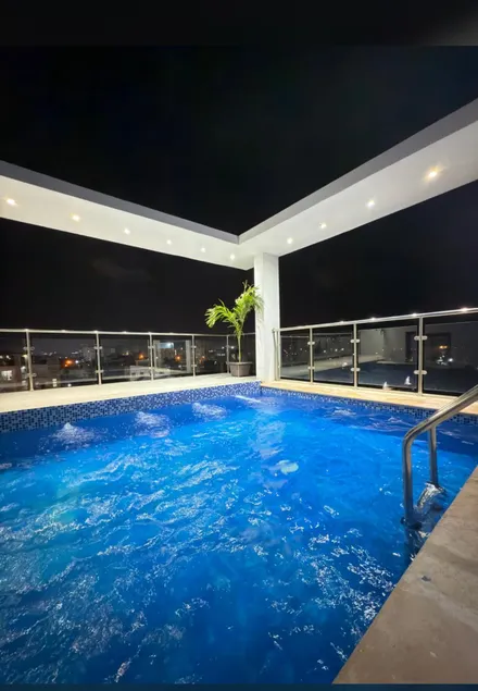 Luxury Apartment near Beach - Image 1