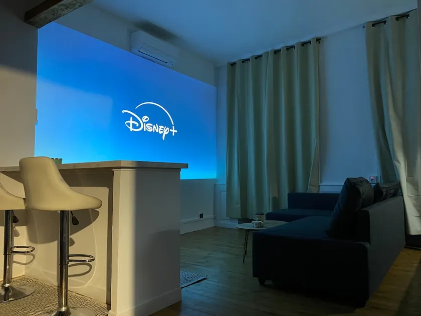 Cinema and board games, quiet accommodation - Image 1