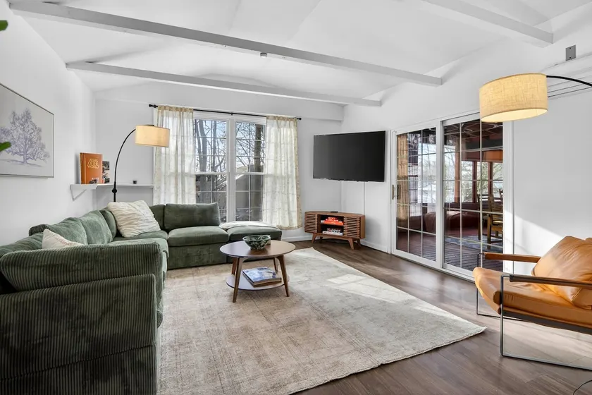 Retreat on the Hudson - Image 1