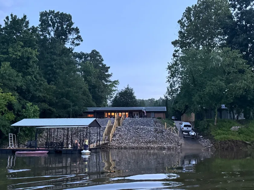 The Last Bend Lodge - Image 1
