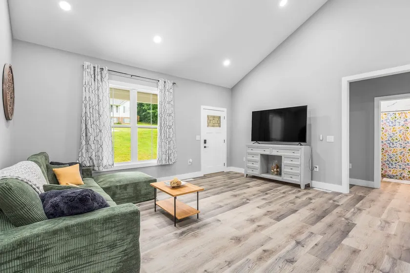 Modern 3BR | King Bed | 10 min to HighPoint Market - Image 1