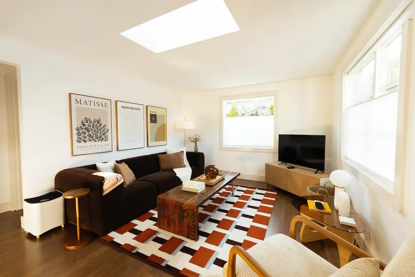 NEW Seattle Retro Retreat | Walk to Shops & Coffee - Image 1