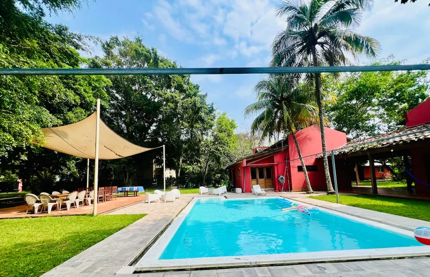 Villa with private pool, ideal for groups - Image 1