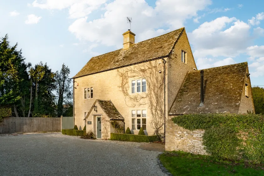 Group Stay in the heart of Bibury - Image 1