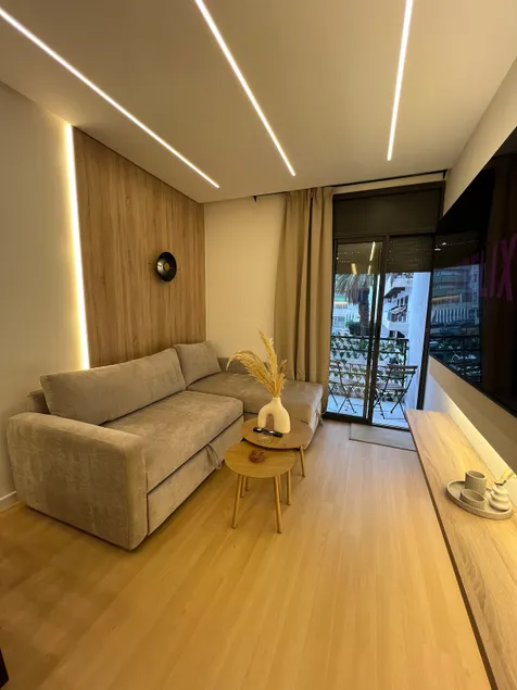 Central Chic and Bright Studio - Image 1