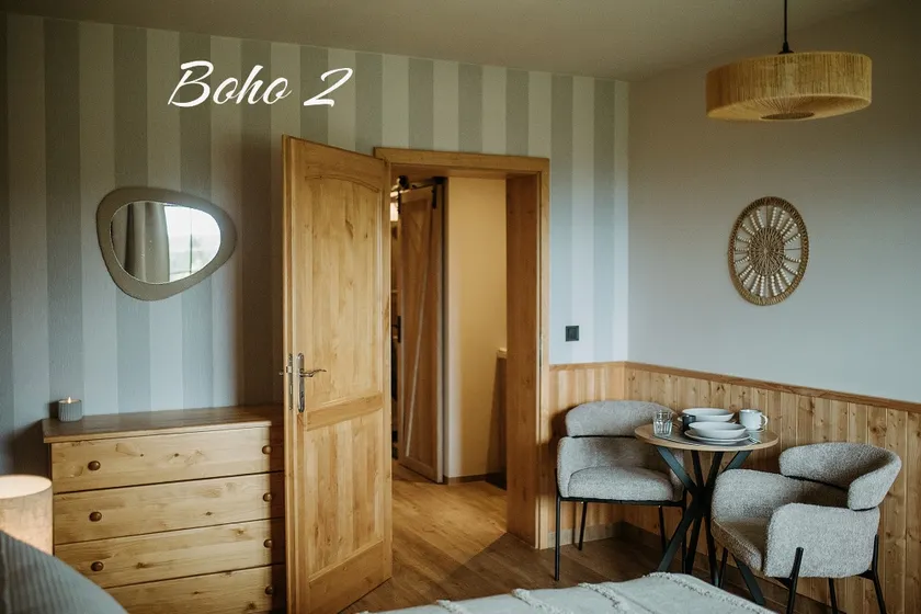 Apartment house, sauna, pond, pool table, beach - Image 1
