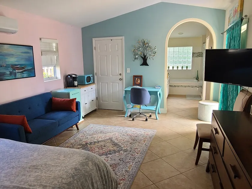 Gorgeous Studio, 1 blck FPL/walk distanceJunoBeach - Image 1