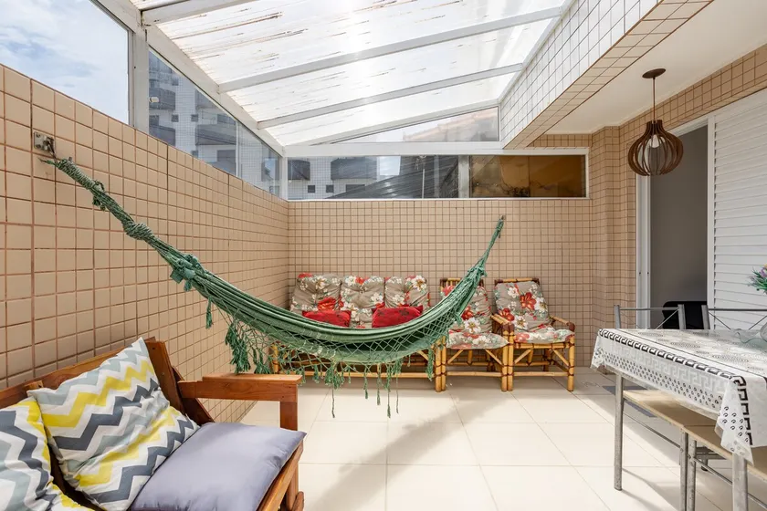 Garden with barbecue n parking - Image 1