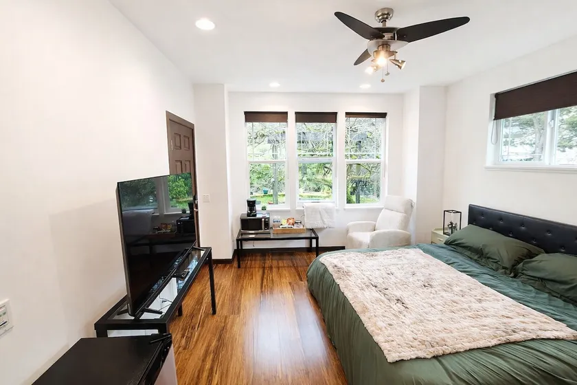 Private Modern Suite | King Bed & Bath - Image 1