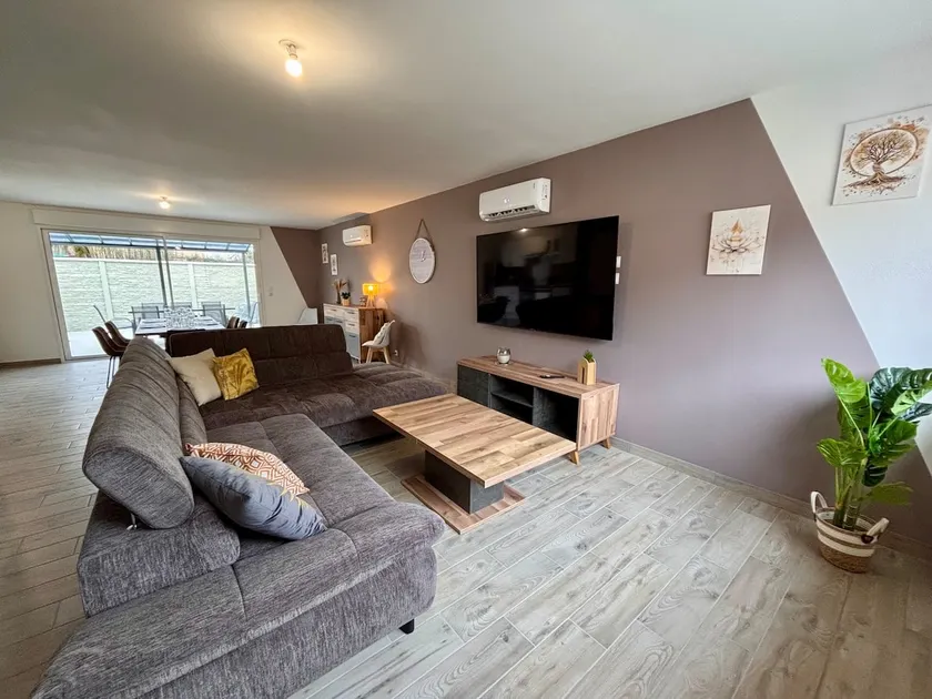 Maison Mocca - Cozy modern house with exterior - Image 1