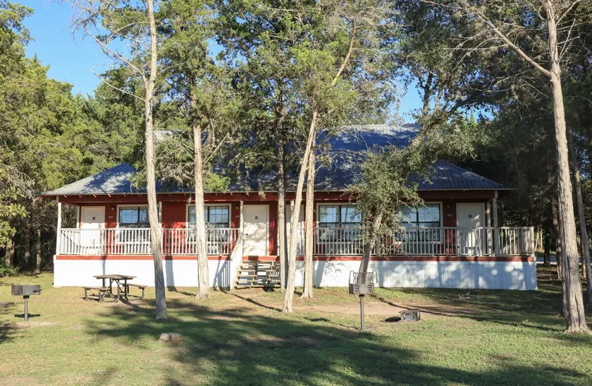Lakefront Cabin - 2 Queen / Full Bath - Image 1