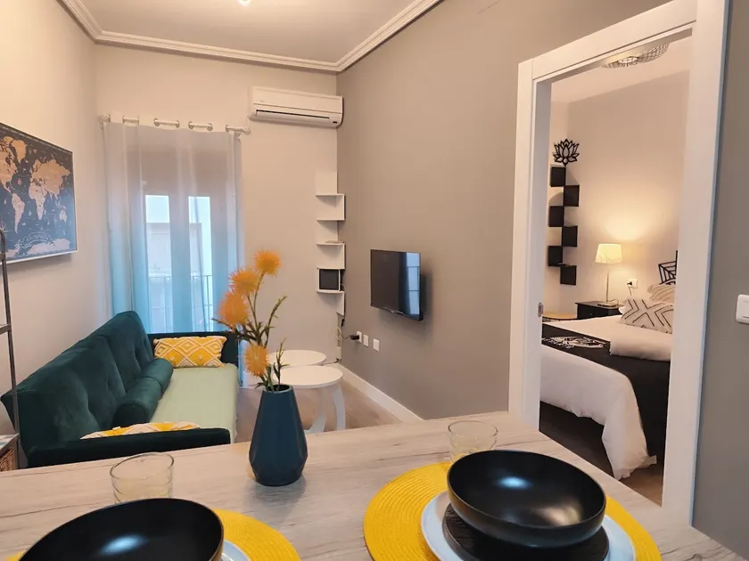Astarté duplex in downtown with terrace - Image 1